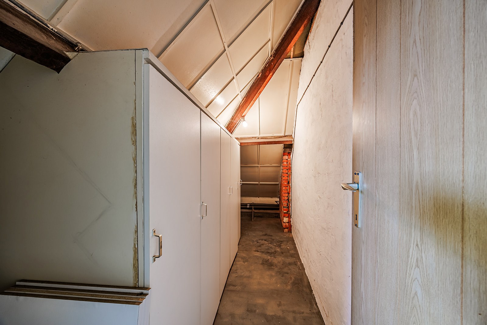Ruime gezinswoning met 5 slpk en garage 