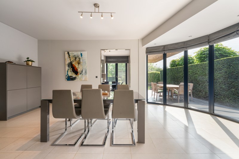 Riante en luxueuze villa  met wellness en weides 