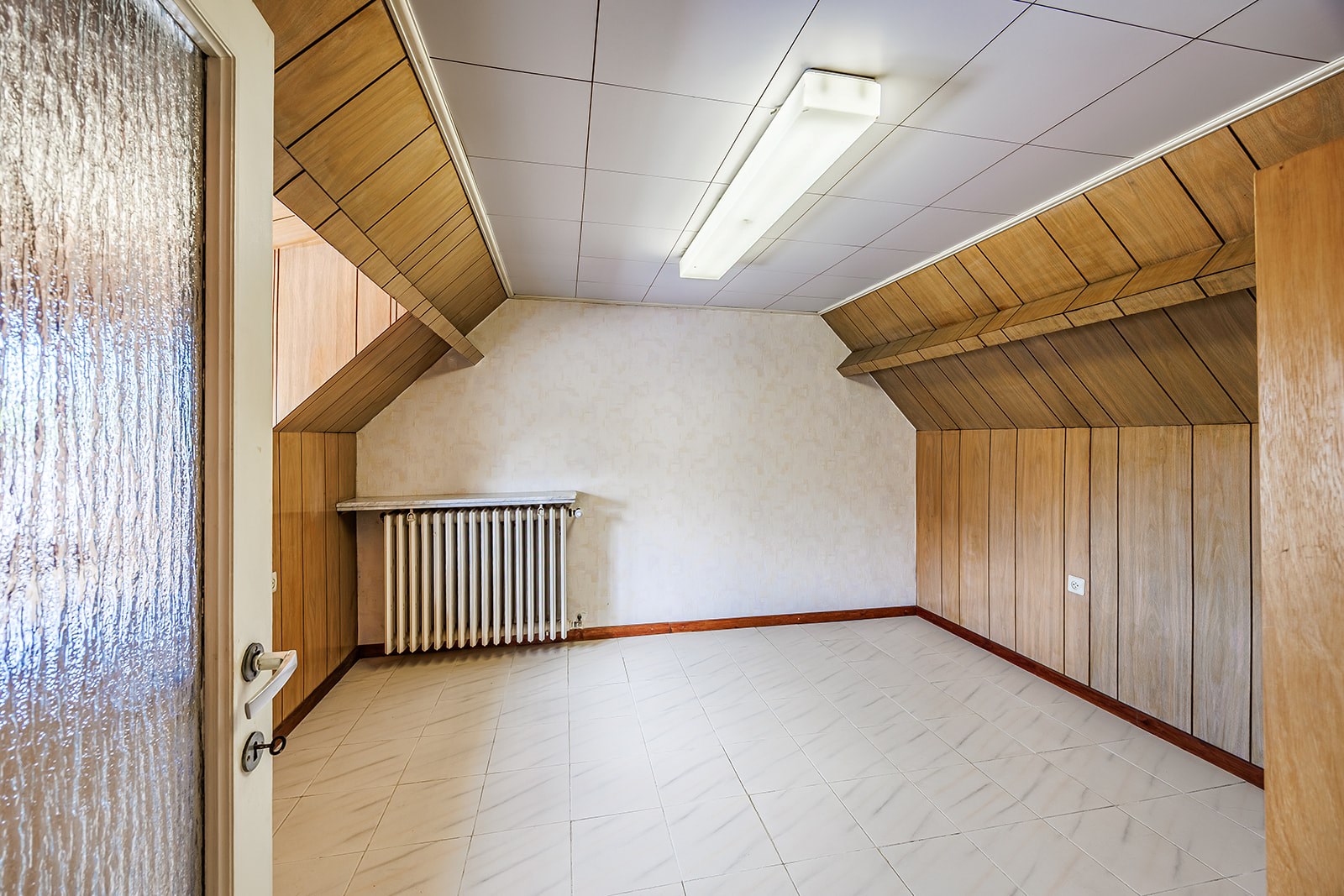 Ruime gezinswoning met 5 slpk en garage 