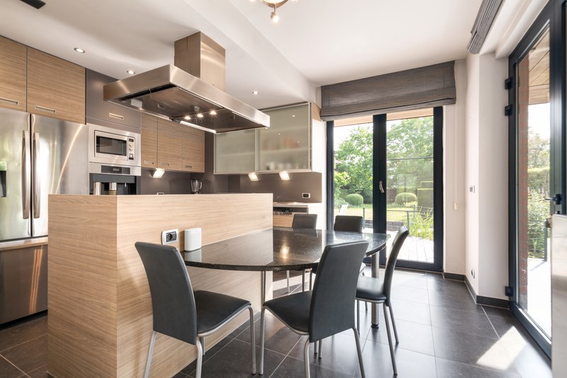 Riante en luxueuze villa  met wellness en weides 