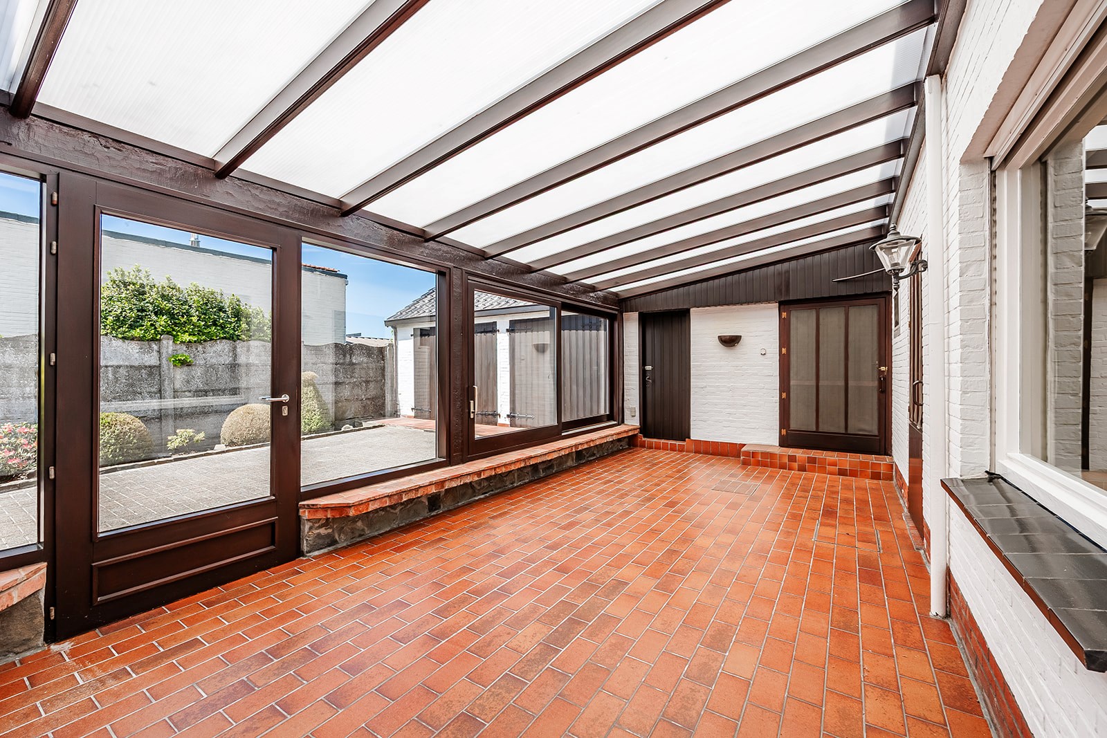 Ruime gezinswoning met 5 slpk en garage 
